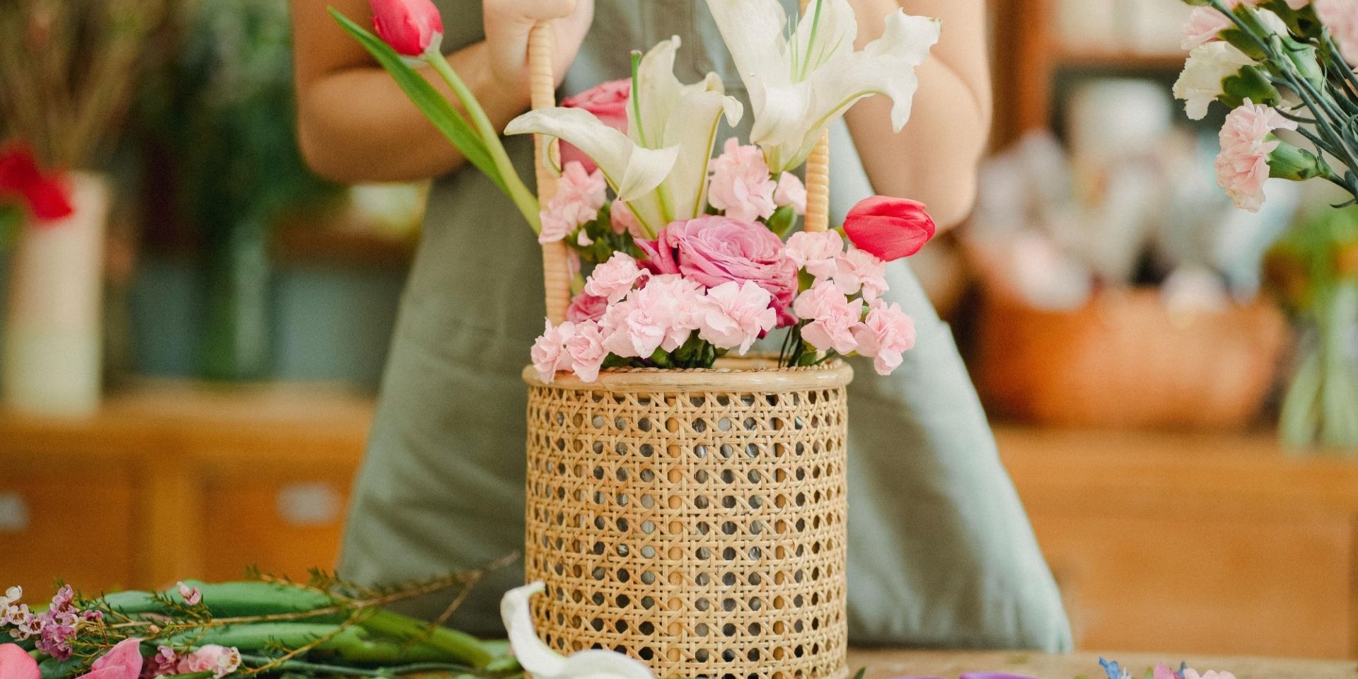 Basket Floral arrangement - Amina Filkins, Pexels